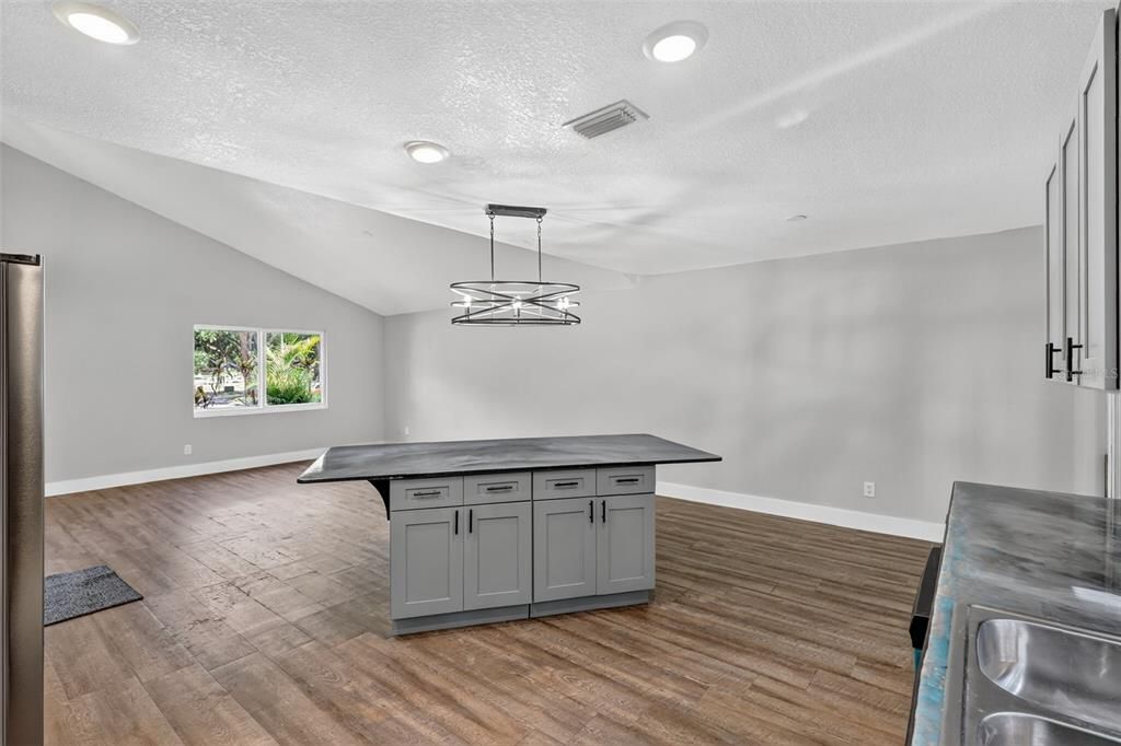 For Sale: $479,900 (4 beds, 2 baths, 2140 Square Feet)