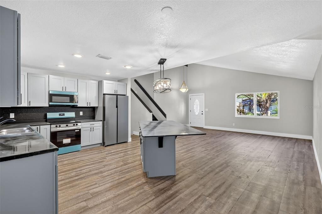 For Sale: $479,900 (4 beds, 2 baths, 2140 Square Feet)