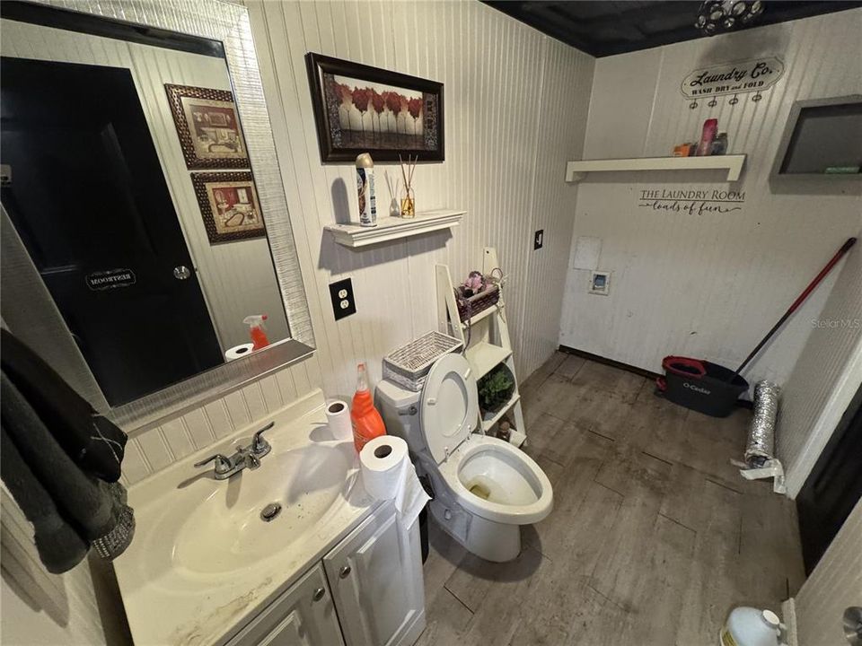 Под контрактом: $139,900 (3 спален, 2 ванн, 924 Квадратных фут)