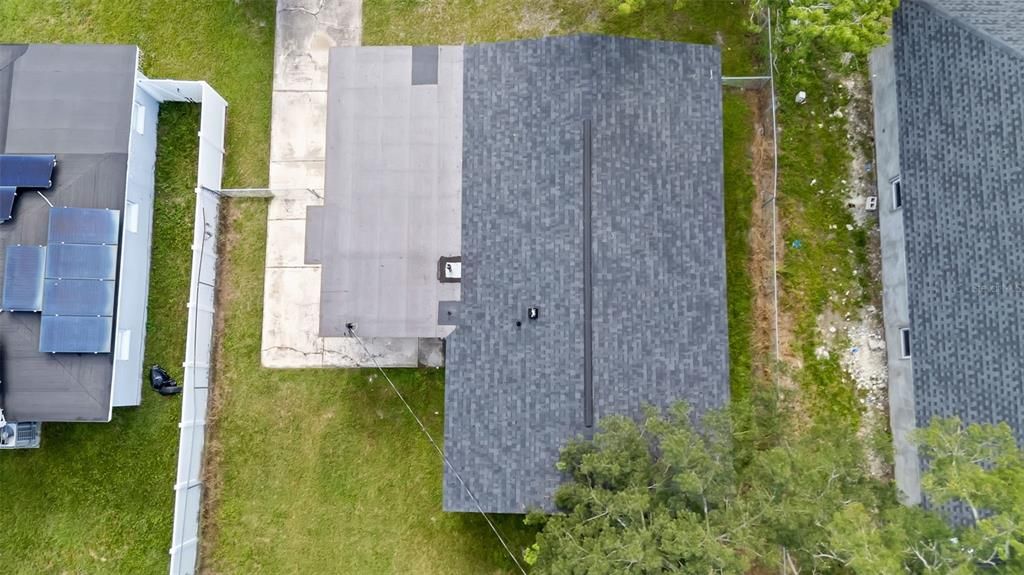 Под контрактом: $301,800 (3 спален, 2 ванн, 1350 Квадратных фут)