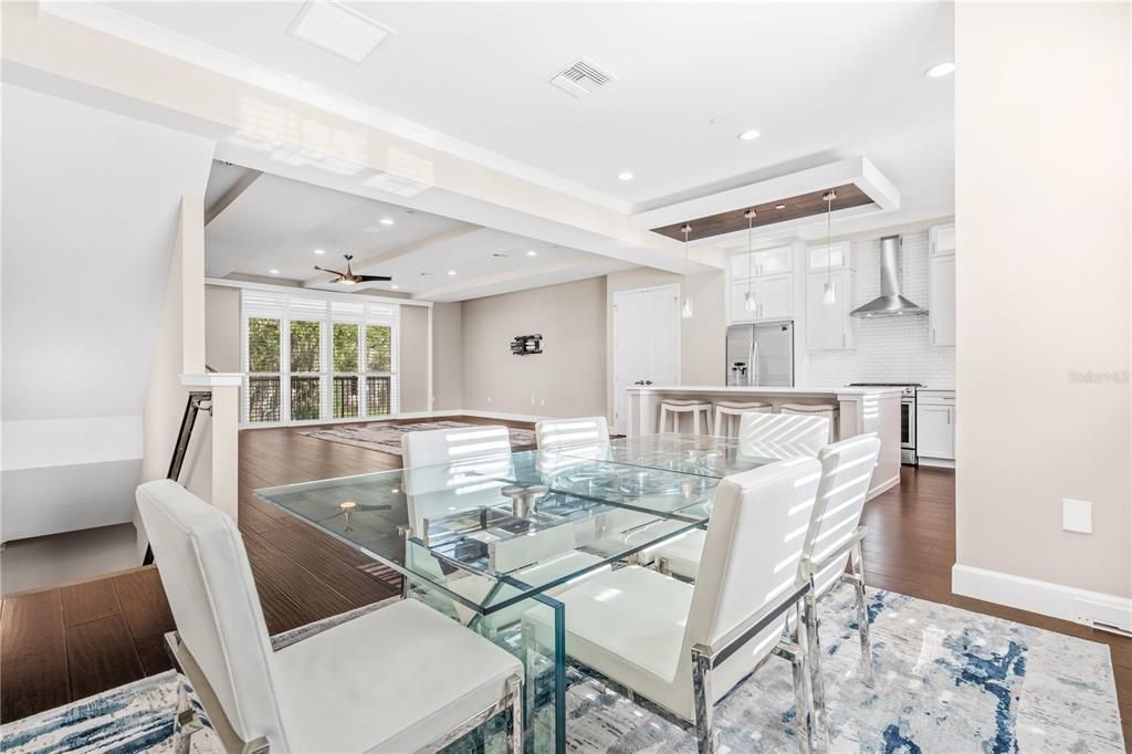 En Venta: $1,044,000 (3 camas, 3 baños, 2938 Pies cuadrados)