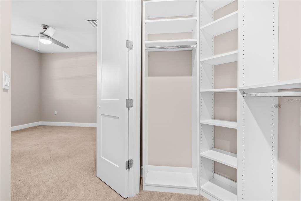 En Venta: $1,044,000 (3 camas, 3 baños, 2938 Pies cuadrados)