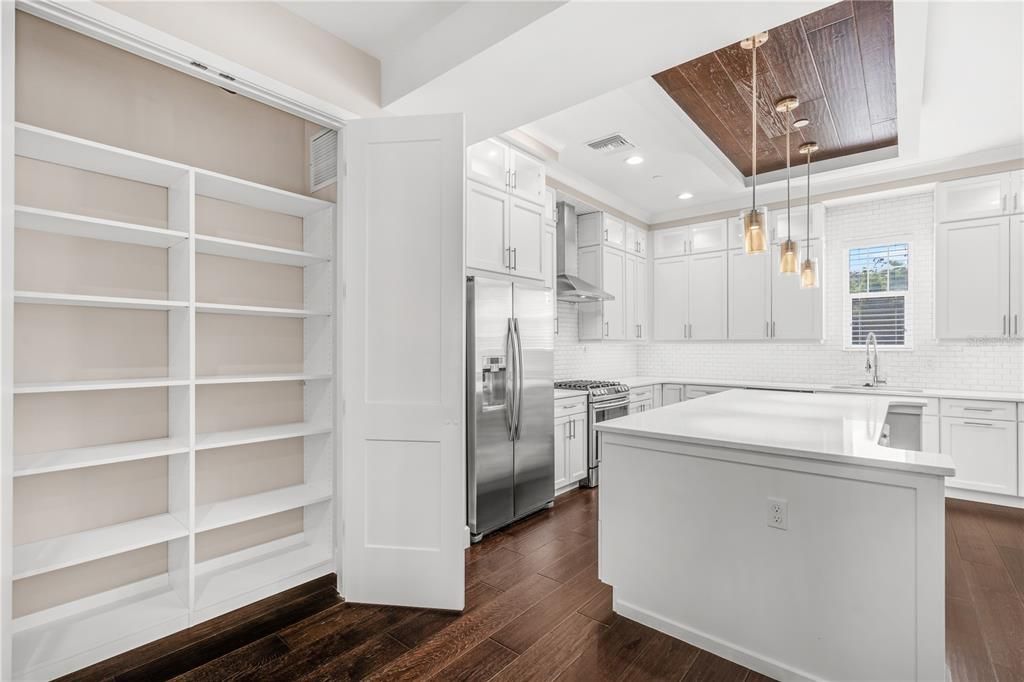 En Venta: $1,044,000 (3 camas, 3 baños, 2938 Pies cuadrados)