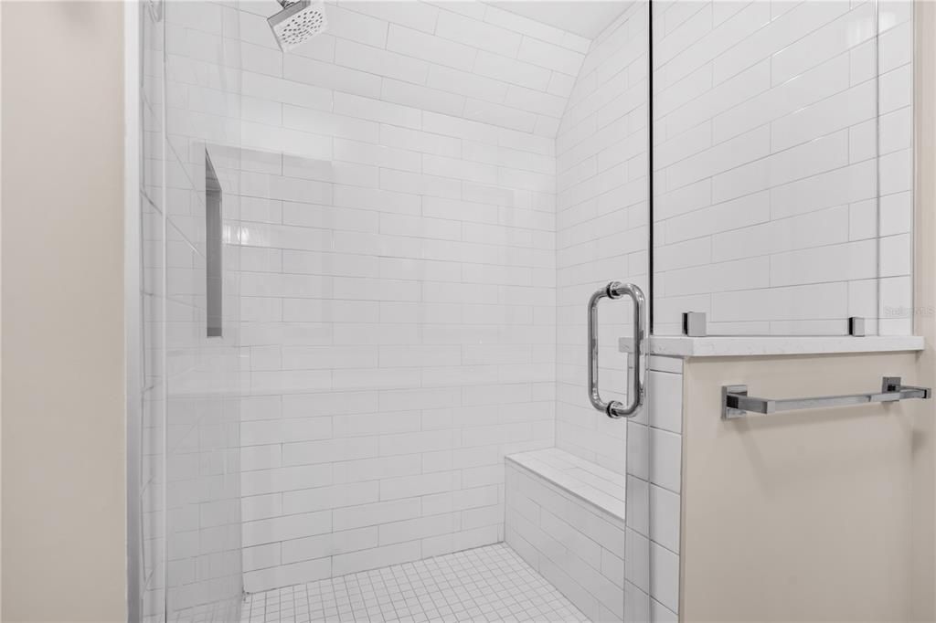 En Venta: $1,044,000 (3 camas, 3 baños, 2938 Pies cuadrados)