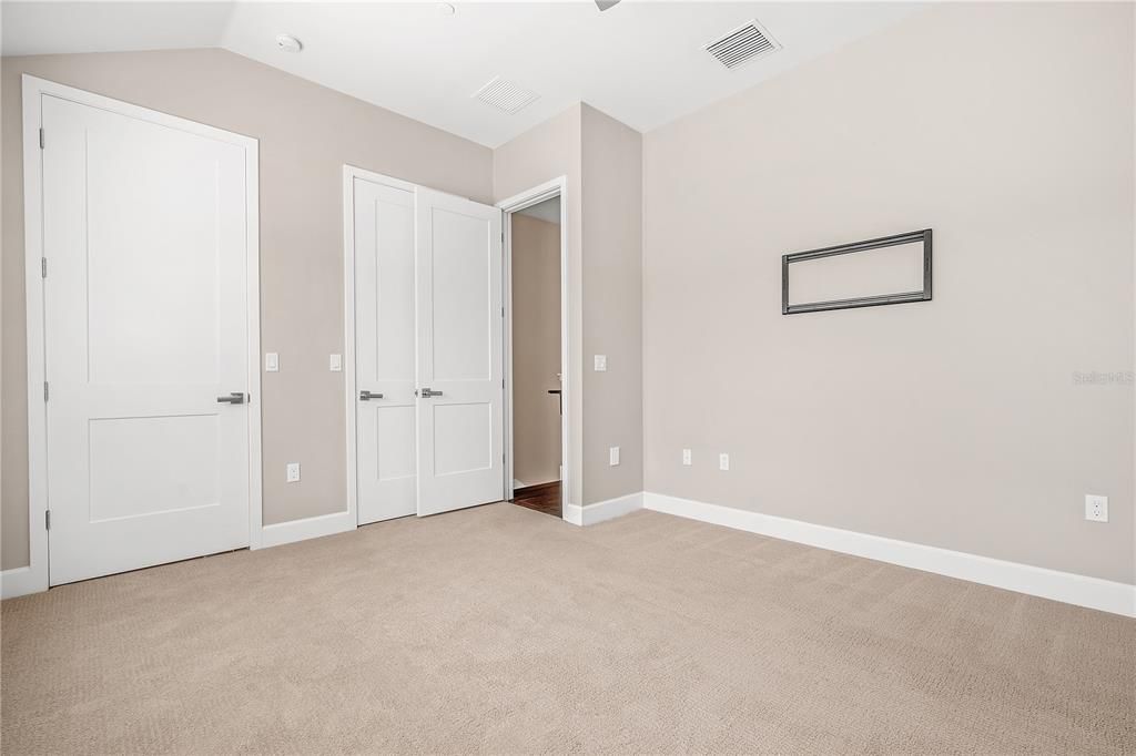 En Venta: $1,044,000 (3 camas, 3 baños, 2938 Pies cuadrados)