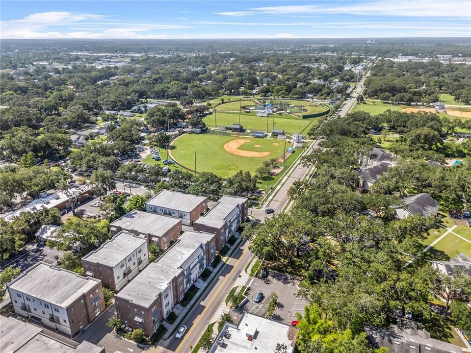 En Venta: $1,044,000 (3 camas, 3 baños, 2938 Pies cuadrados)