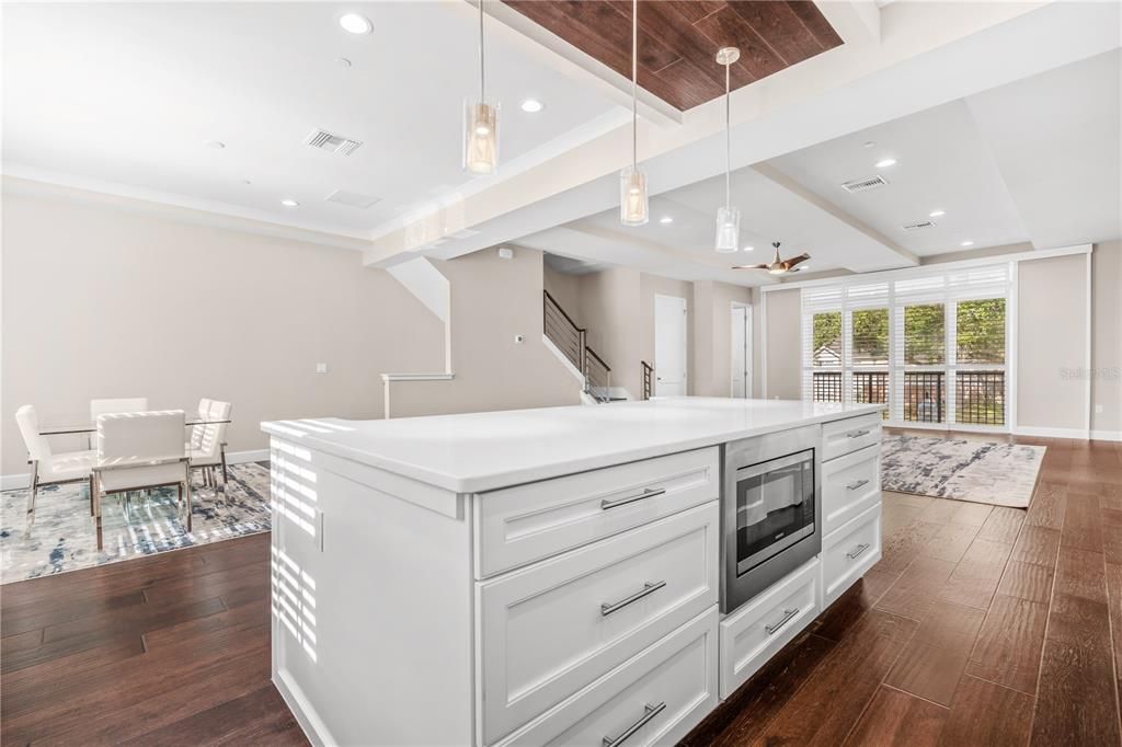 En Venta: $1,044,000 (3 camas, 3 baños, 2938 Pies cuadrados)