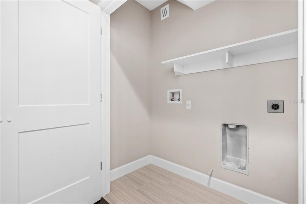 En Venta: $1,044,000 (3 camas, 3 baños, 2938 Pies cuadrados)