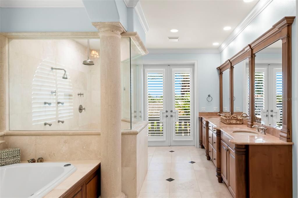 На продажу: $7,999,000 (4 спален, 4 ванн, 7042 Квадратных фут)