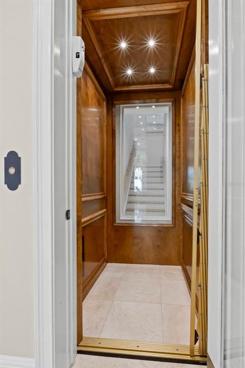 На продажу: $7,999,000 (4 спален, 4 ванн, 7042 Квадратных фут)