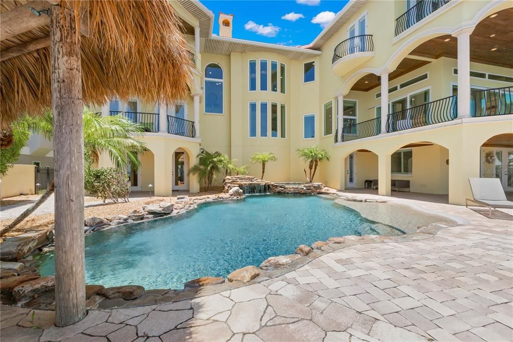 На продажу: $7,999,000 (4 спален, 4 ванн, 7042 Квадратных фут)