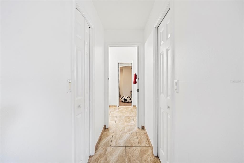 En Venta: $389,000 (4 camas, 2 baños, 1971 Pies cuadrados)