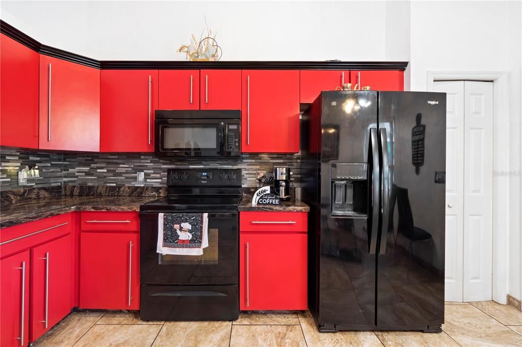 En Venta: $389,000 (4 camas, 2 baños, 1971 Pies cuadrados)