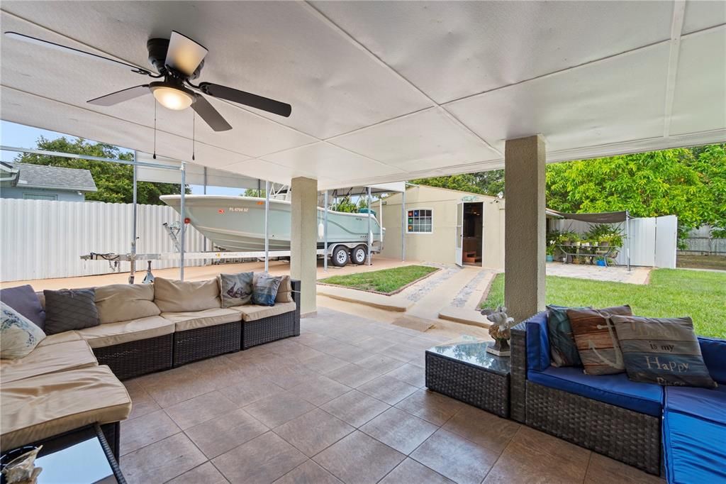 En Venta: $389,000 (4 camas, 2 baños, 1971 Pies cuadrados)