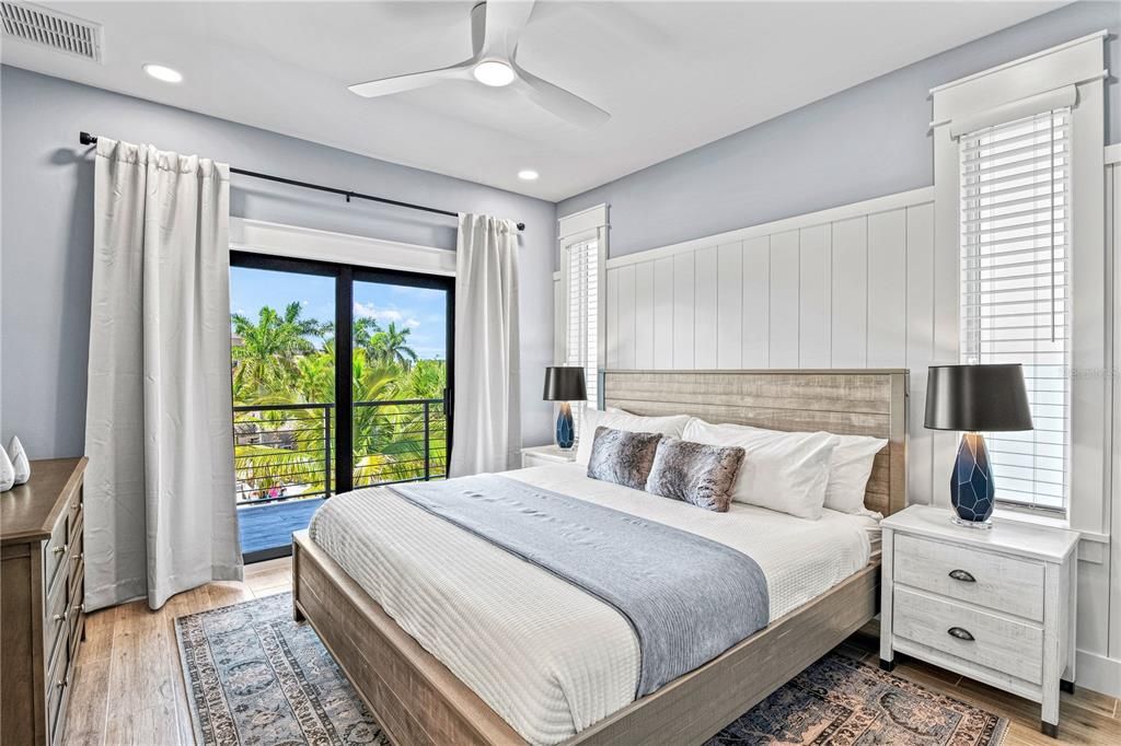 For Sale: $5,699,000 (7 beds, 7 baths, 3600 Square Feet)
