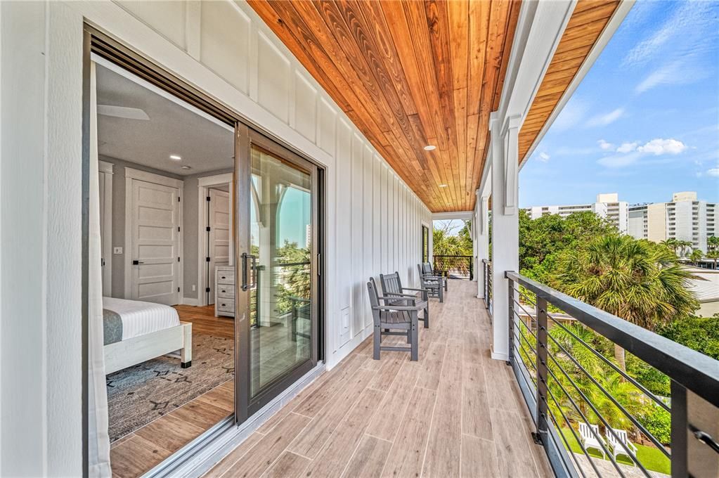 For Sale: $5,699,000 (7 beds, 7 baths, 3600 Square Feet)