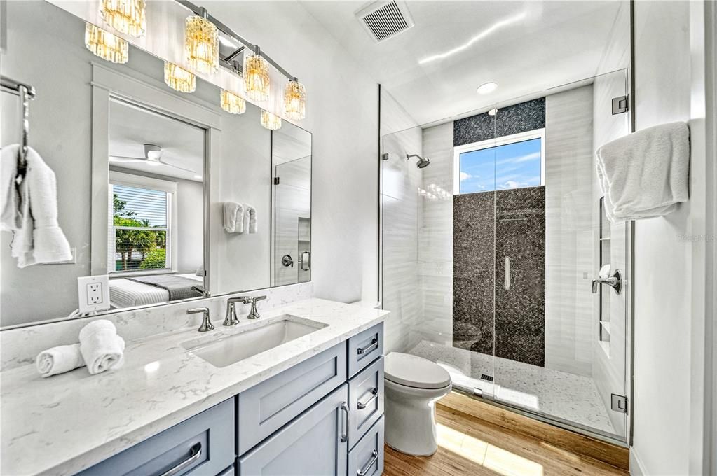 For Sale: $5,699,000 (7 beds, 7 baths, 3600 Square Feet)