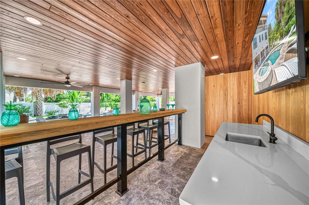 For Sale: $5,699,000 (7 beds, 7 baths, 3600 Square Feet)