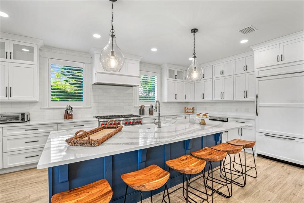 For Sale: $5,699,000 (7 beds, 7 baths, 3600 Square Feet)