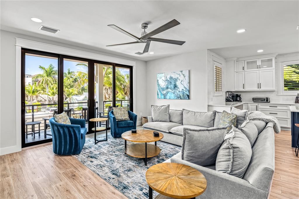 For Sale: $5,699,000 (7 beds, 7 baths, 3600 Square Feet)