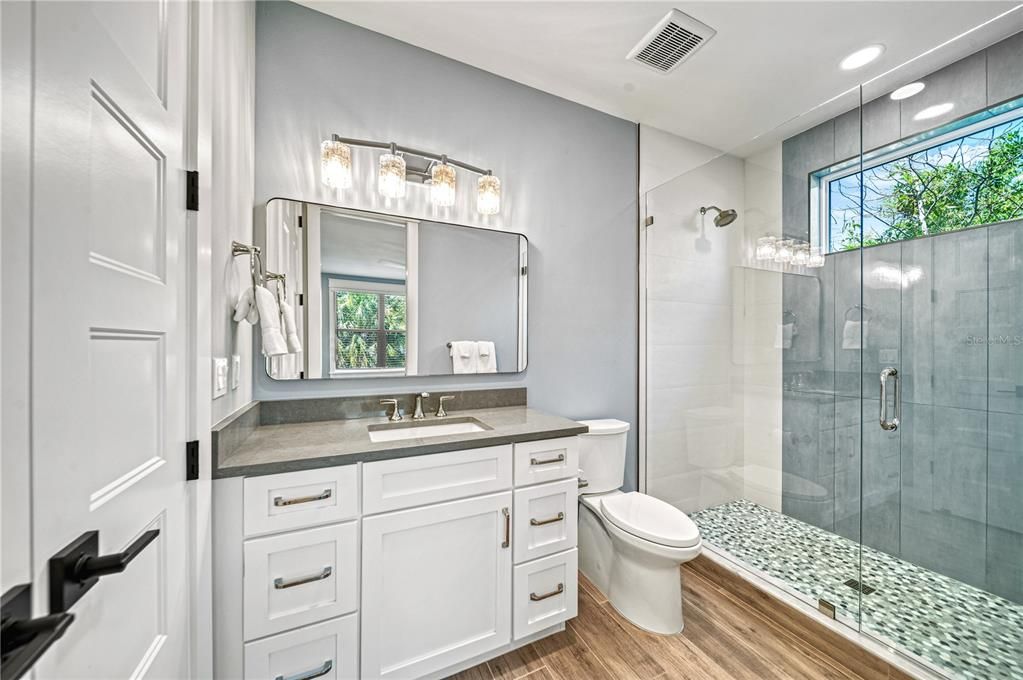 For Sale: $5,699,000 (7 beds, 7 baths, 3600 Square Feet)
