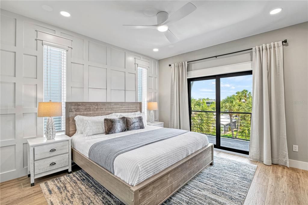 For Sale: $5,699,000 (7 beds, 7 baths, 3600 Square Feet)