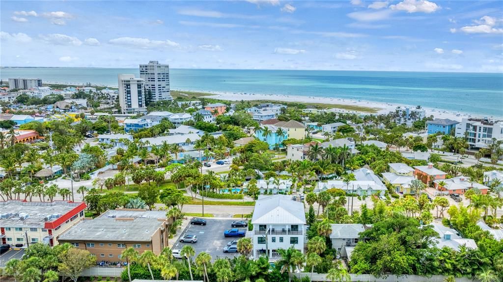 For Sale: $5,699,000 (7 beds, 7 baths, 3600 Square Feet)