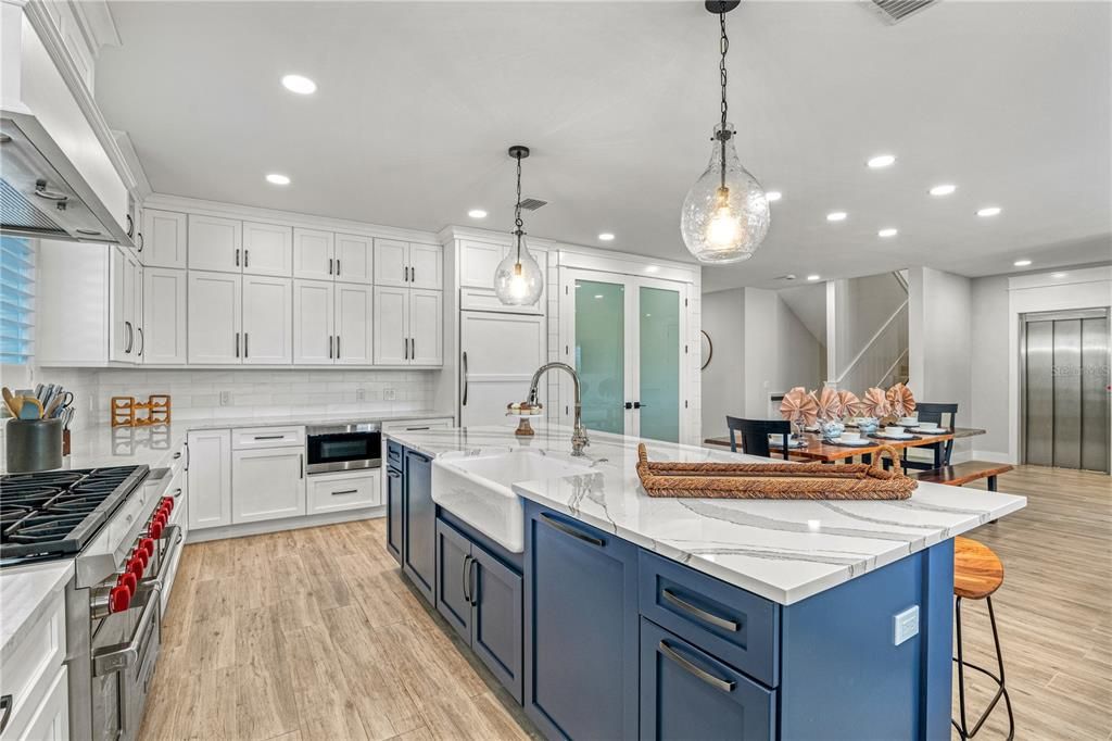 For Sale: $5,699,000 (7 beds, 7 baths, 3600 Square Feet)