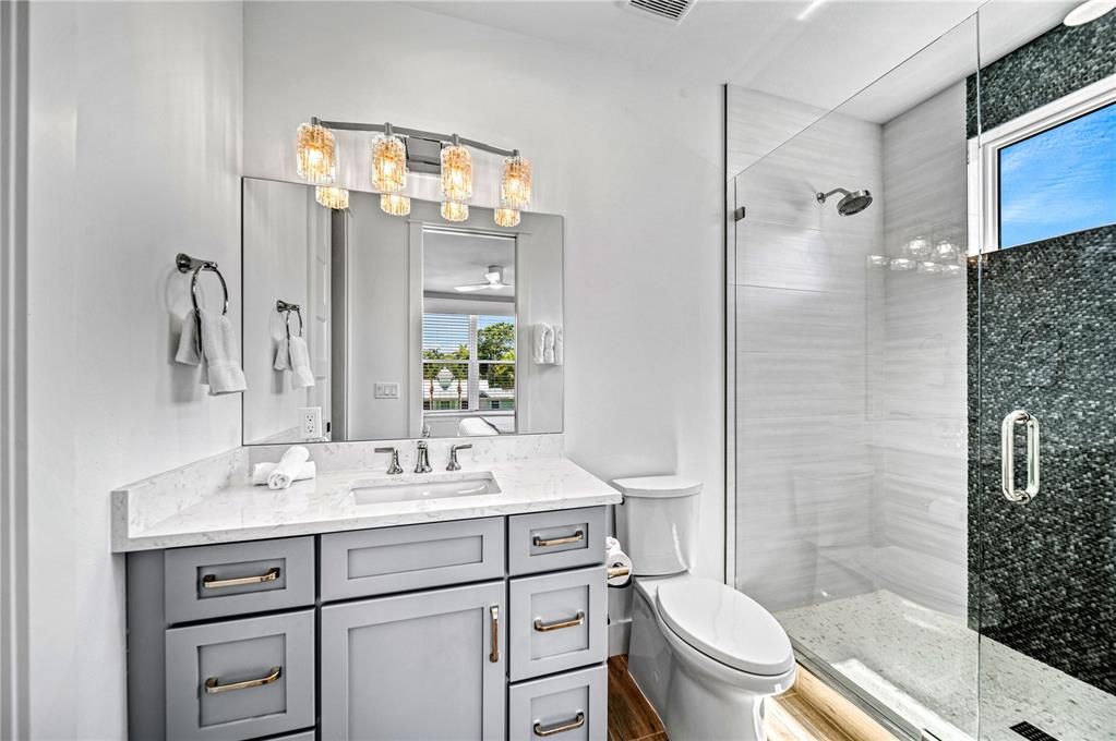 For Sale: $5,699,000 (7 beds, 7 baths, 3600 Square Feet)