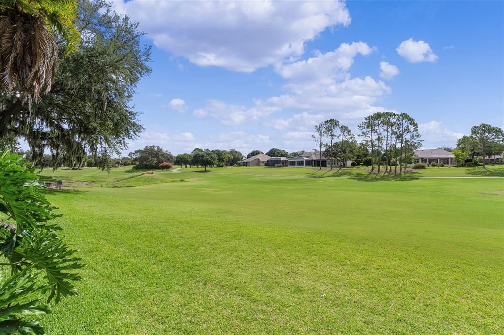 合同活跃: $850,000 (3 贝兹, 2 浴室, 2578 平方英尺)