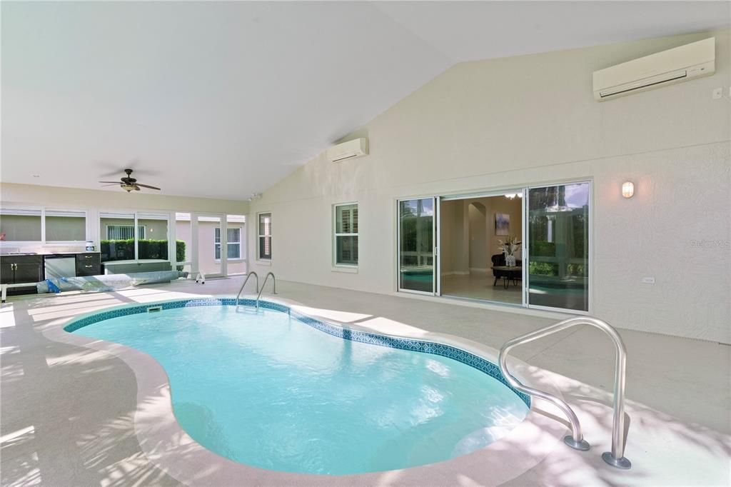 合同活跃: $850,000 (3 贝兹, 2 浴室, 2578 平方英尺)