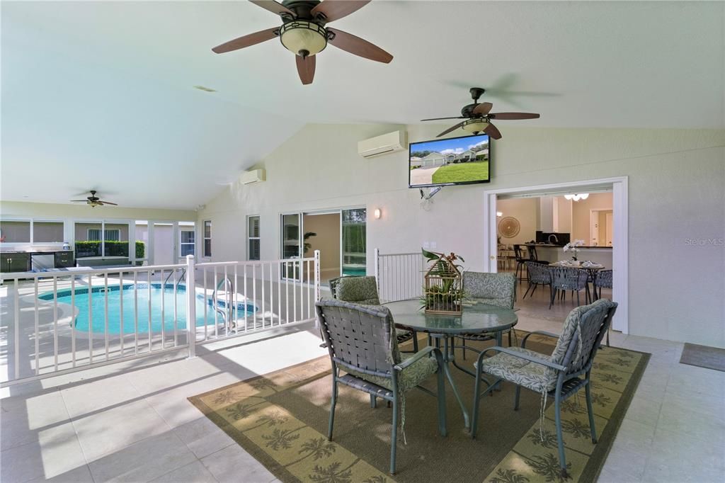 合同活跃: $850,000 (3 贝兹, 2 浴室, 2578 平方英尺)