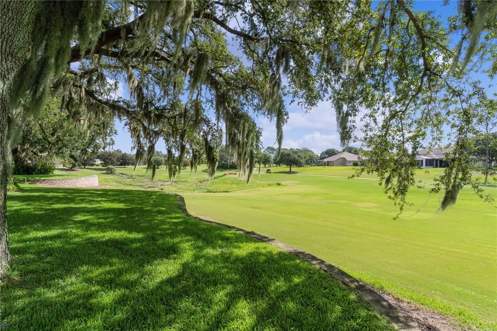 合同活跃: $850,000 (3 贝兹, 2 浴室, 2578 平方英尺)