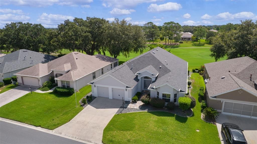 合同活跃: $850,000 (3 贝兹, 2 浴室, 2578 平方英尺)