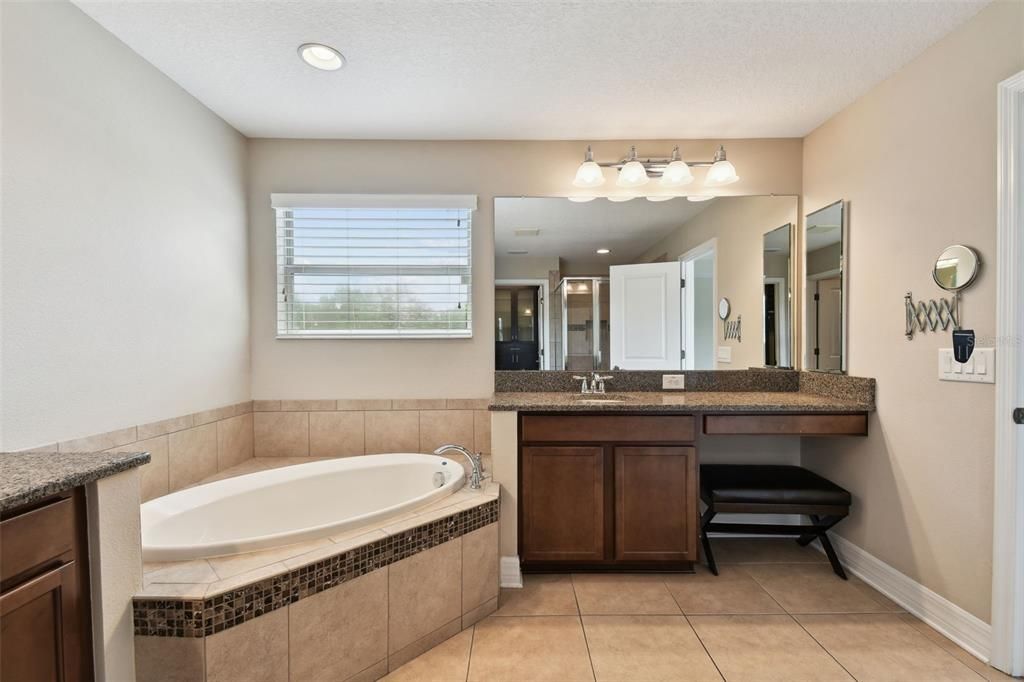 For Sale: $689,000 (4 beds, 3 baths, 2933 Square Feet)