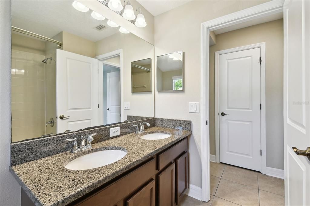 For Sale: $689,000 (4 beds, 3 baths, 2933 Square Feet)