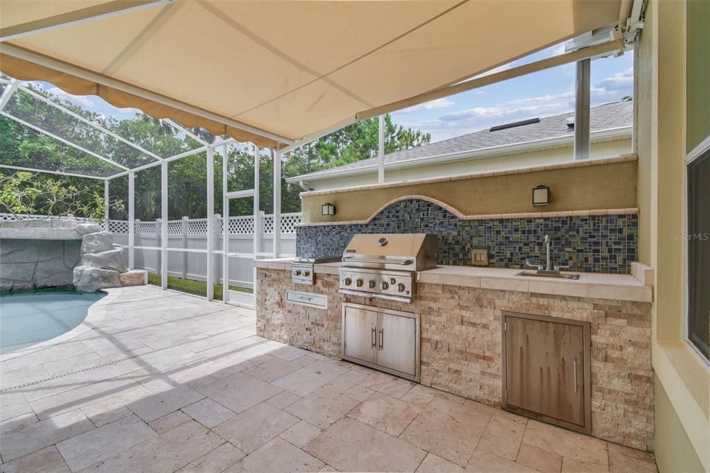 For Sale: $689,000 (4 beds, 3 baths, 2933 Square Feet)