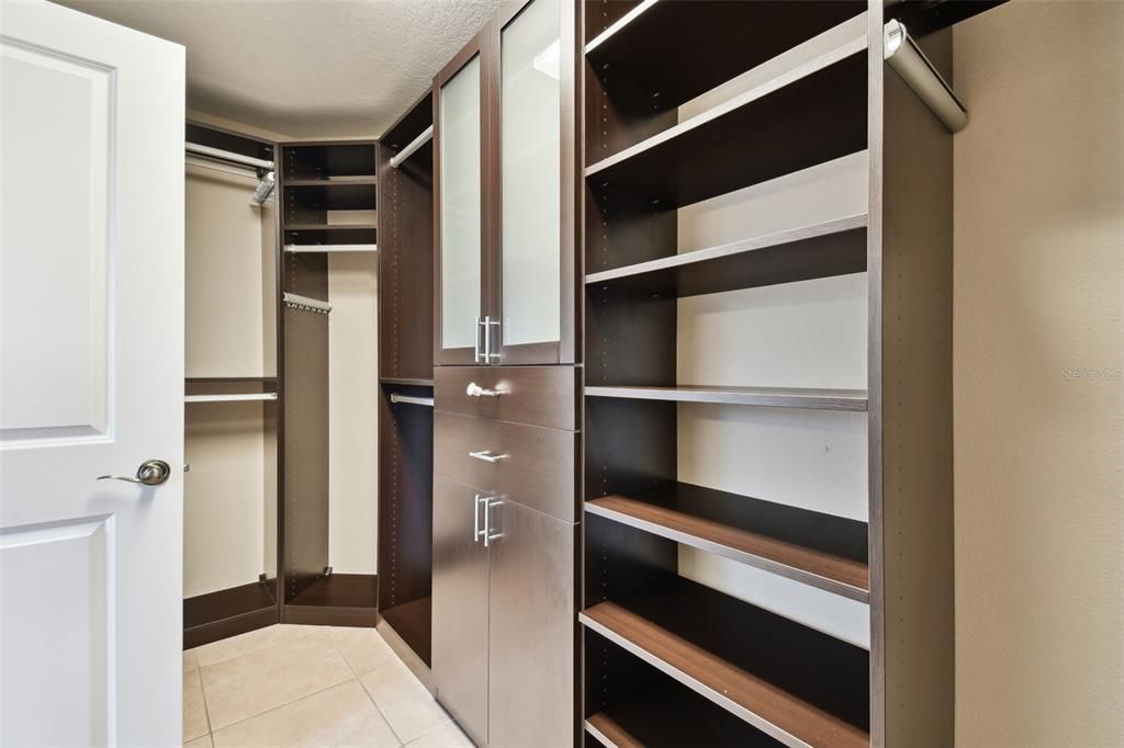 For Sale: $689,000 (4 beds, 3 baths, 2933 Square Feet)