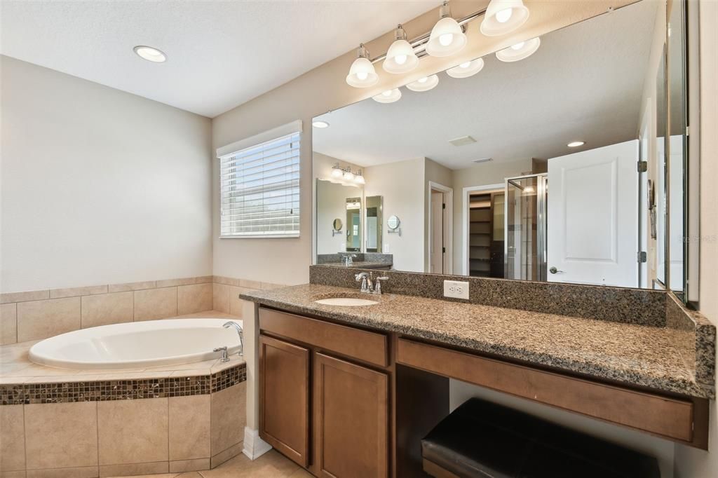 For Sale: $689,000 (4 beds, 3 baths, 2933 Square Feet)