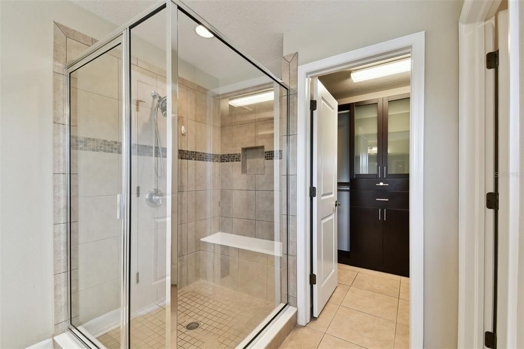 For Sale: $689,000 (4 beds, 3 baths, 2933 Square Feet)