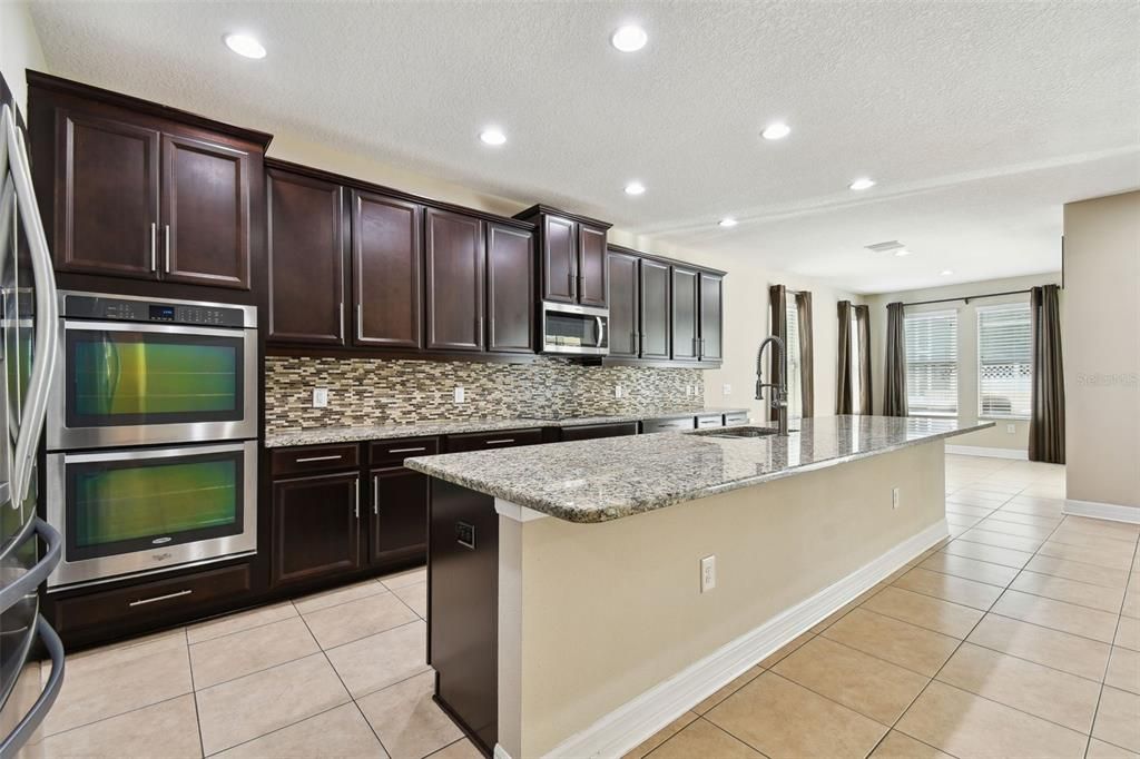 For Sale: $689,000 (4 beds, 3 baths, 2933 Square Feet)