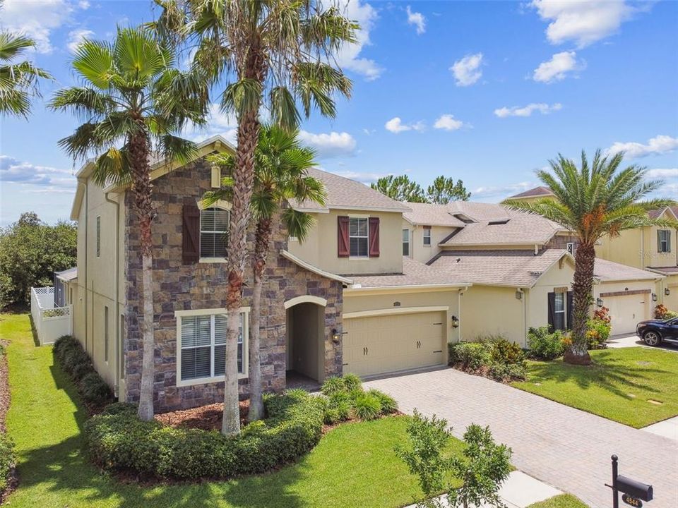 For Sale: $689,000 (4 beds, 3 baths, 2933 Square Feet)