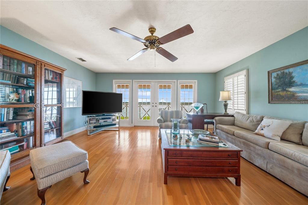 待售: $2,500,000 (3 贝兹, 2 浴室, 2720 平方英尺)