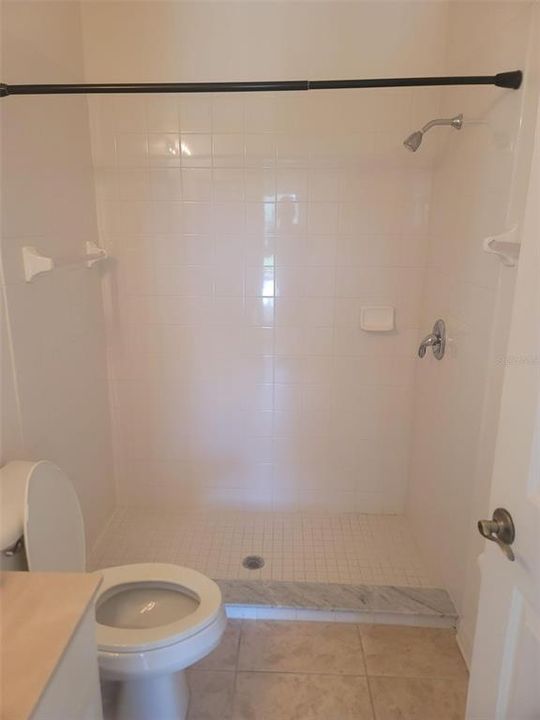 合同活跃: $4,000 (5 贝兹, 3 浴室, 3492 平方英尺)