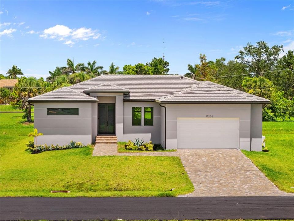Active With Contract: $350,000 (3 beds, 2 baths, 2113 Square Feet)