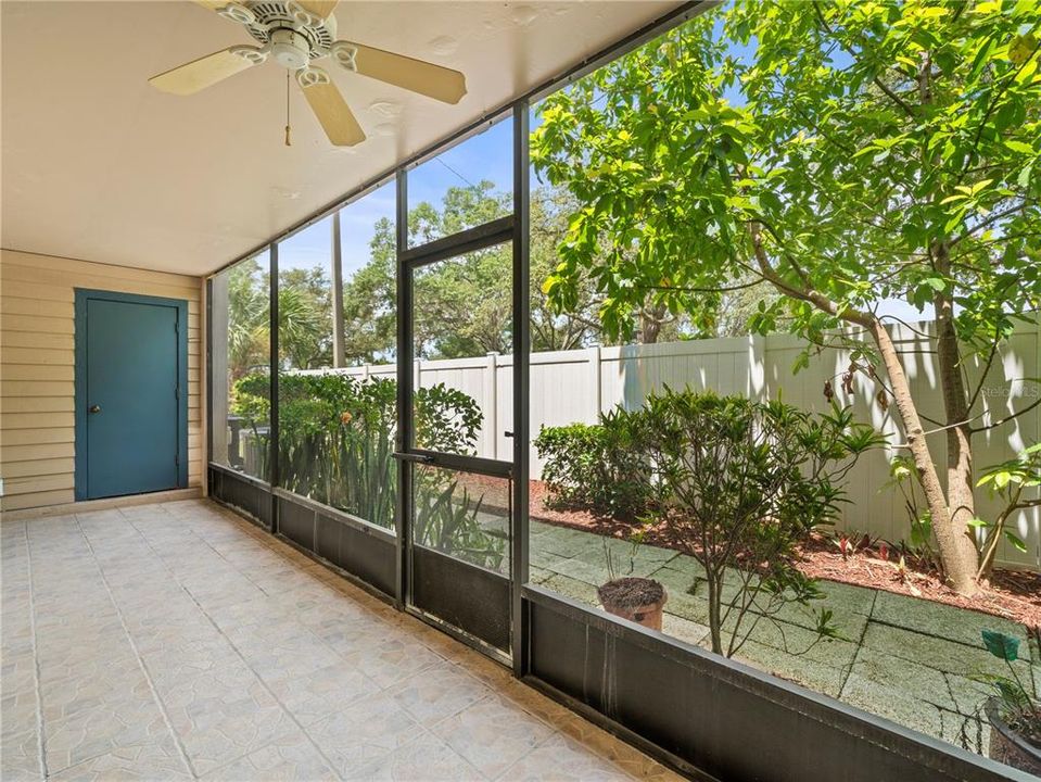 Active With Contract: $224,900 (2 beds, 2 baths, 1110 Square Feet)