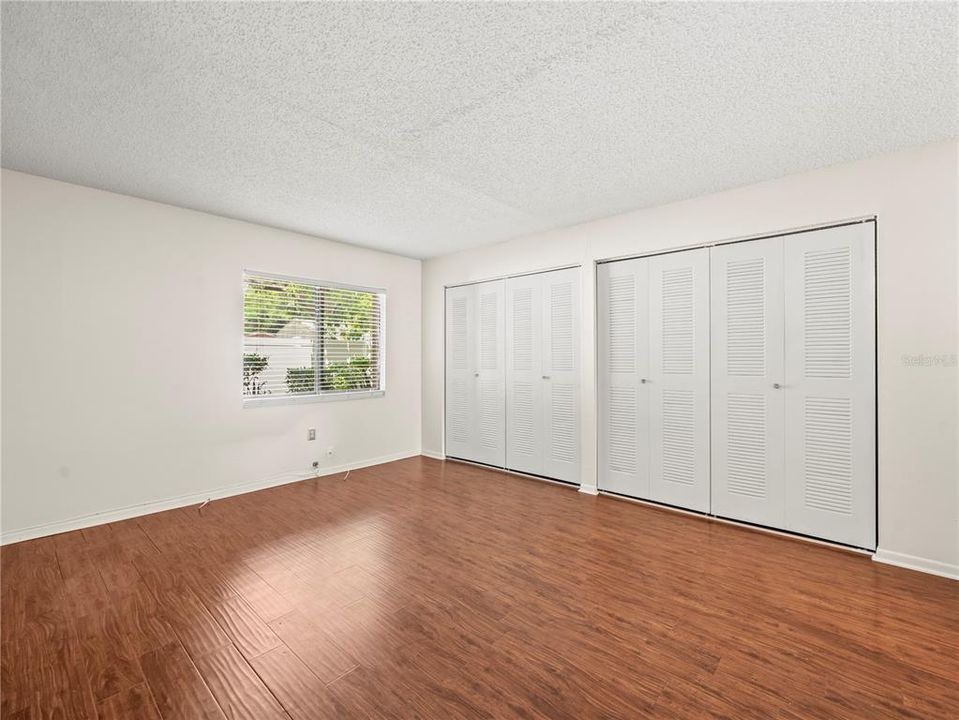 Active With Contract: $224,900 (2 beds, 2 baths, 1110 Square Feet)