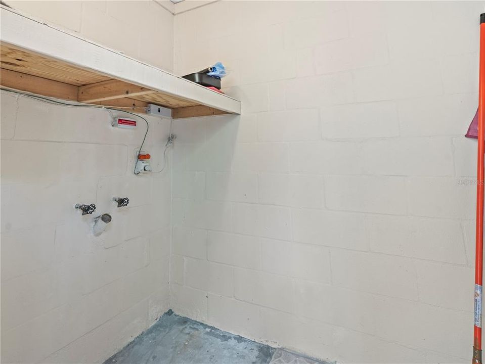 Active With Contract: $224,900 (2 beds, 2 baths, 1110 Square Feet)