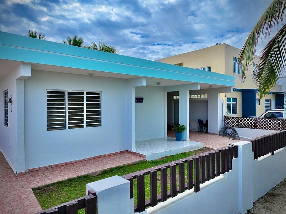 Recently Sold: $475,000 (3 beds, 2 baths, 1076 Square Feet)