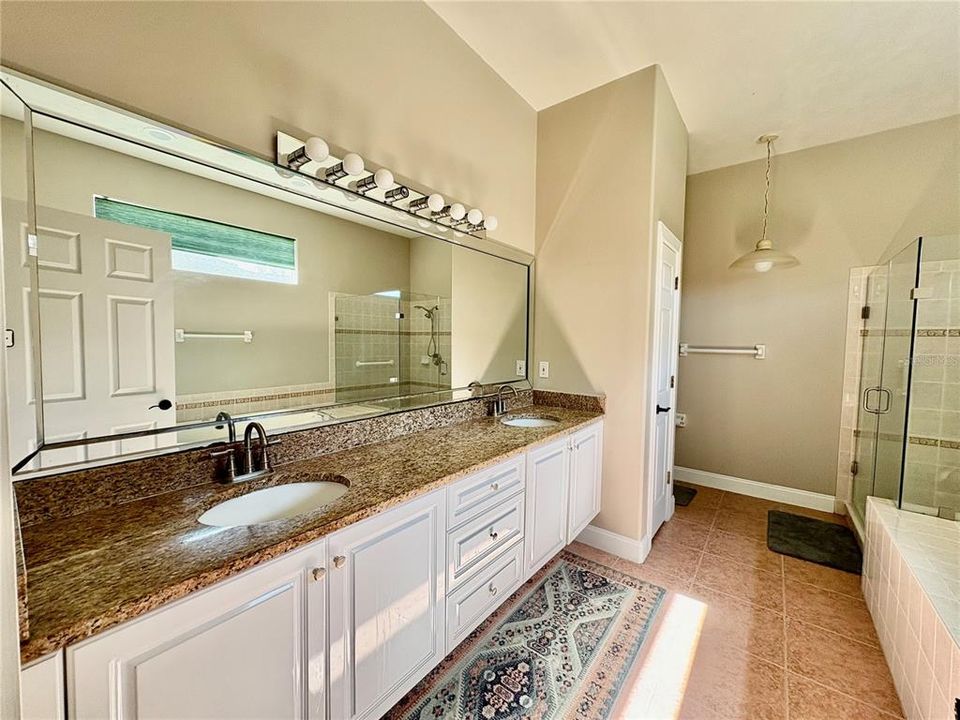 En Venta: $625,000 (4 camas, 3 baños, 2724 Pies cuadrados)